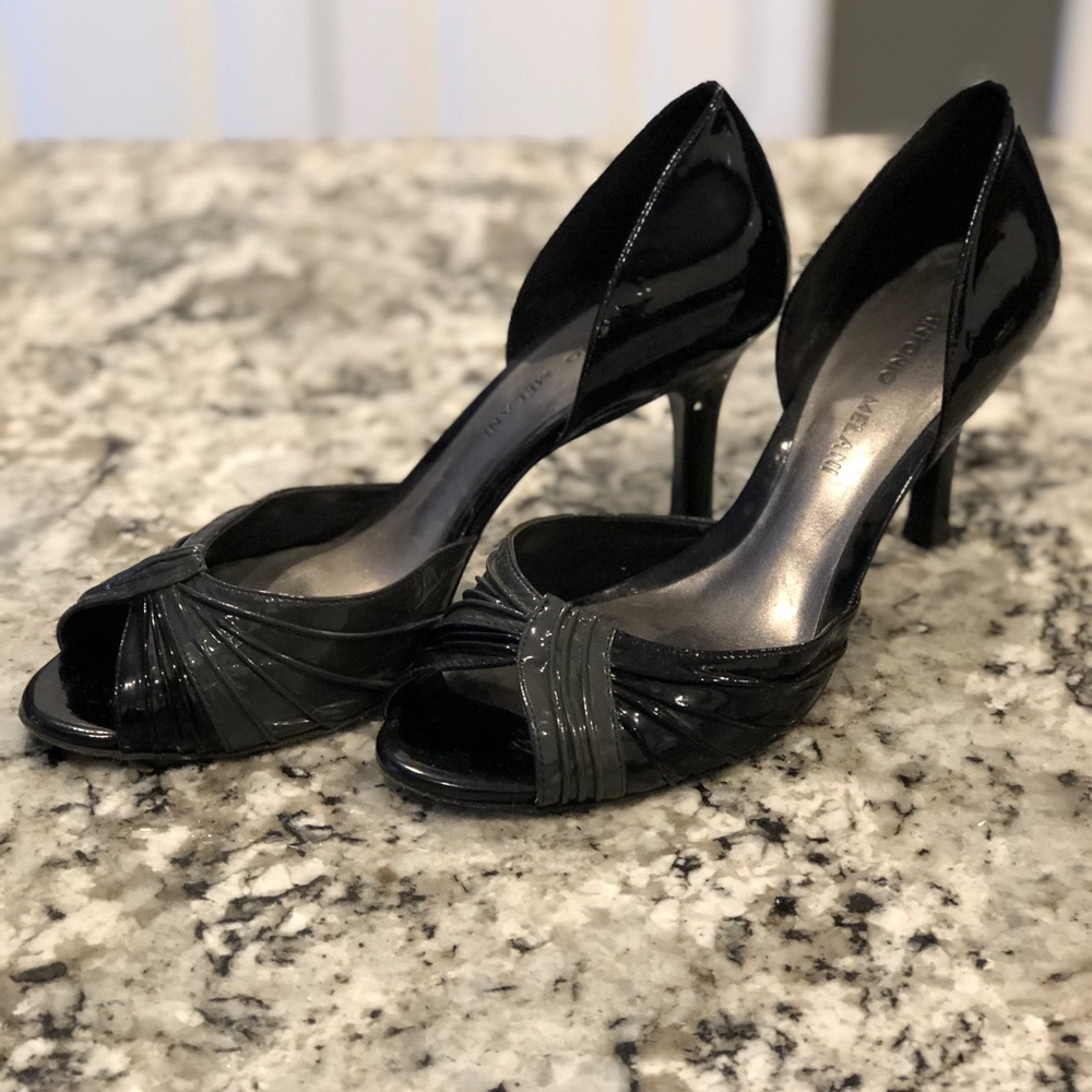 Peep toe heel
